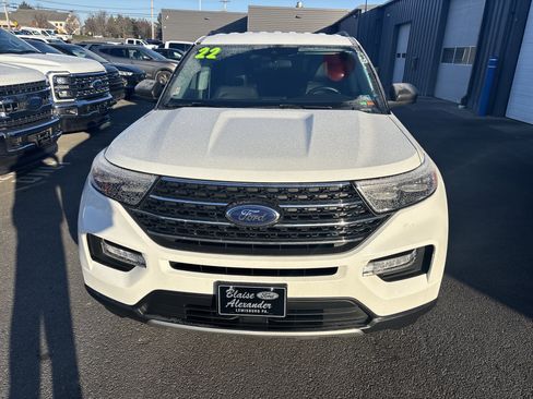 Used 2022 Ford Explorer XLT w/ Equipment Group 202A image 9