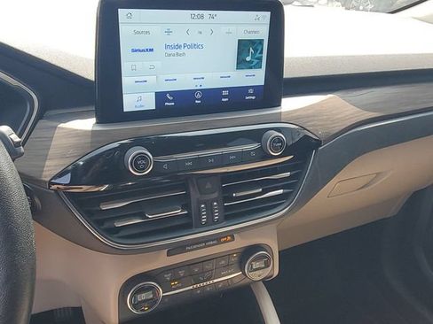 Used 2020 Ford Escape Titanium AWD/4WD image 13