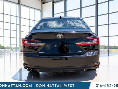 Used 2025 Toyota Camry SE FWD image 26