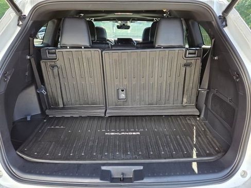 Used 2023 Toyota Highlander XSE AWD/4WD image 29