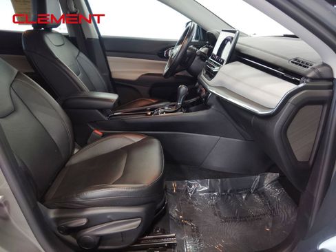 Used 2022 Jeep Compass Limited image 42