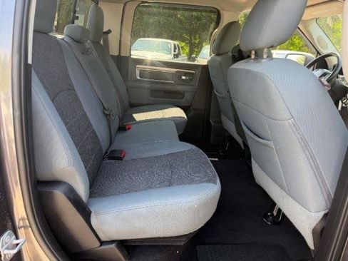 Used 2019 RAM 1500 Classic SLT w/ Luxury Group AWD/4WD image 10