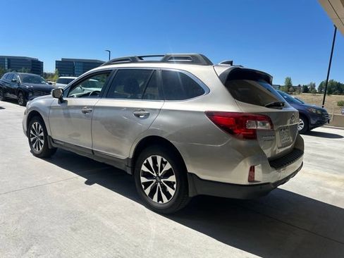 Used 2017 Subaru Outback 3.6R Limited AWD/4WD image 4