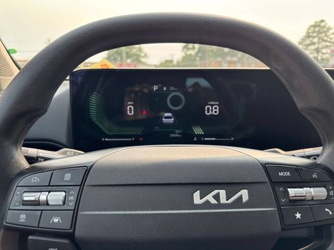 Used 2025 Kia K4 FWD image 34
