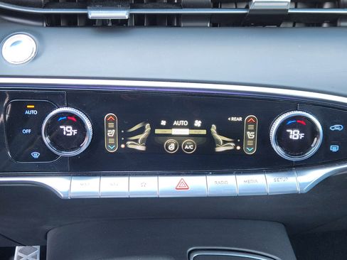 Used 2024 Genesis GV70 3.5T Sport image 22