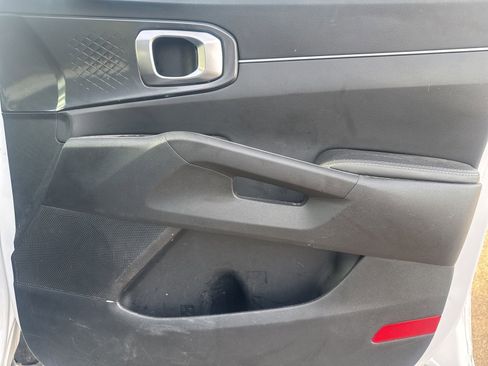 Used 2025 Kia Sorento S w/ Panoramic Sunroof Package image 19