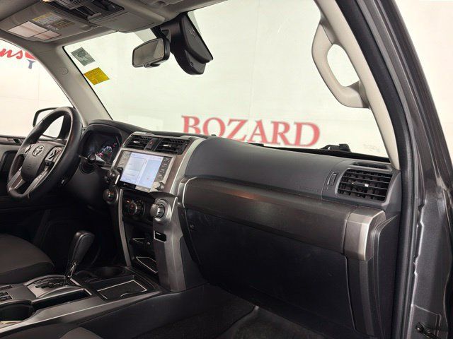 Used 2020 Toyota 4Runner SR5 Premium w/ Moonroof Package RWD image 31