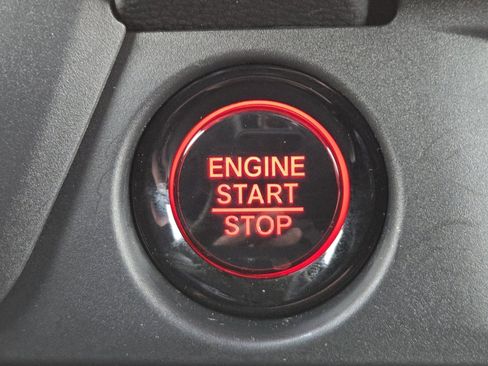 Used 2025 Honda Pilot EX-L image 33