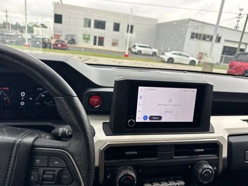 Used 2024 Toyota Tacoma TRD Off-Road w/ TRD Off Road Upgrade Package AWD/4WD image 17