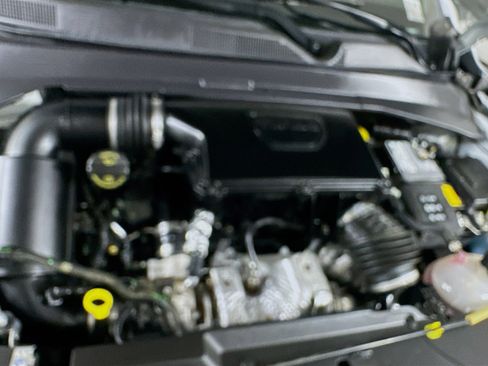 Used 2025 Jeep Compass Latitude image 31