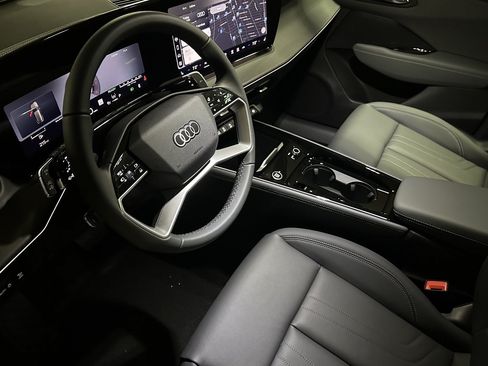 New 2026 Audi Q3 quattro 2.0T AWD/4WD image 9