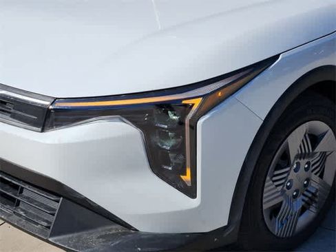 Used 2025 Kia K4 LX image 7