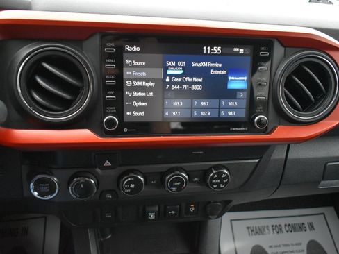 Used 2020 Toyota Tacoma TRD Off-Road AWD/4WD image 26