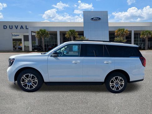 New 2026 Ford Expedition Active image 7