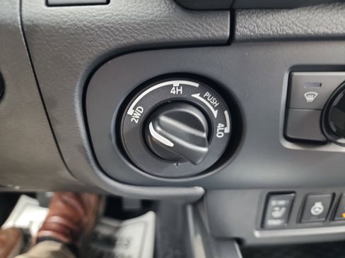 New 2026 Nissan Frontier SV image 16