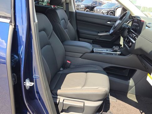 New 2026 Nissan Pathfinder SL FWD image 13