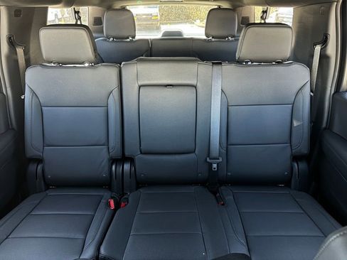 New 2026 Chevrolet Suburban LT image 15