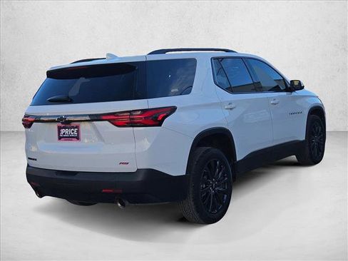 Used 2023 Chevrolet Traverse RS image 5
