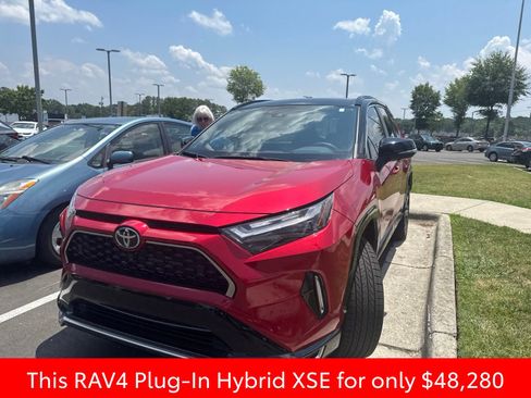 Used 2025 Toyota RAV4 XSE w/ Premium Package AWD/4WD image 14
