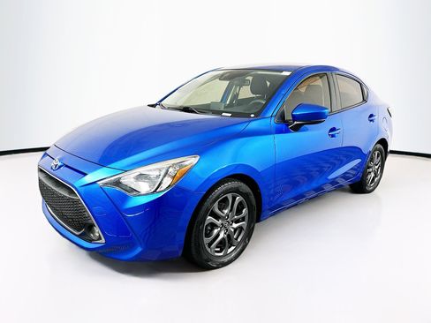 Used 2020 Toyota Yaris LE image 7
