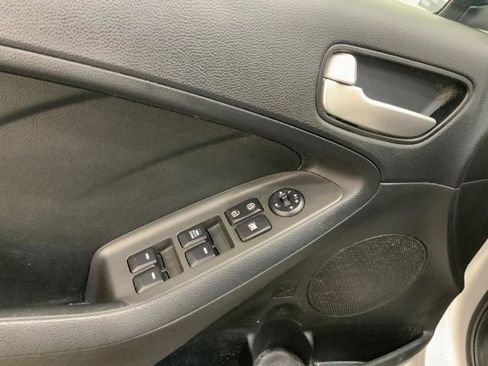 Used 2017 Kia Forte LX FWD image 25