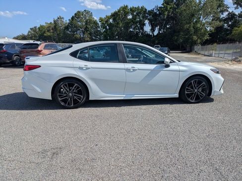 Used 2025 Toyota Camry XSE FWD image 3