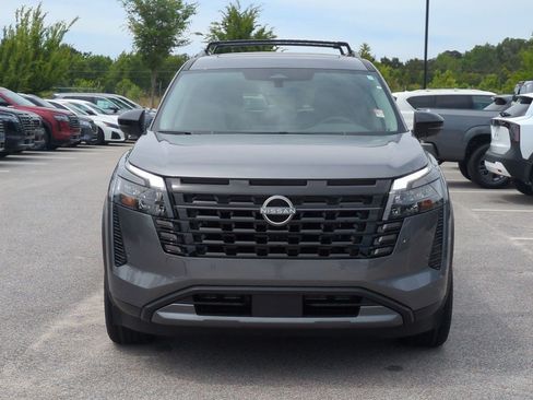 New 2026 Nissan Pathfinder SL w/ SL Premium Package FWD image 9