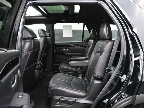 Used 2024 Honda Pilot TrailSport image 16