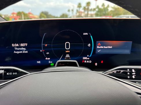 New 2025 Cadillac Lyriq Luxury image 29