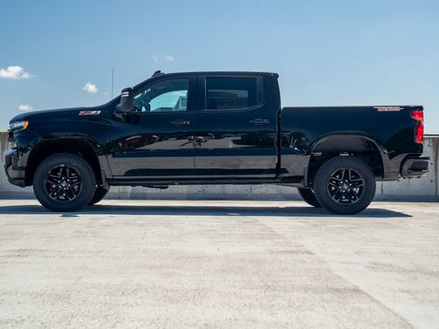 Used 2020 Chevrolet Silverado 1500 LT Trail Boss w/ Convenience Package AWD/4WD image 3
