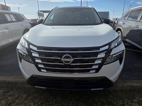 Used 2025 Nissan Rogue Platinum w/ Platinum Premium Package image 8