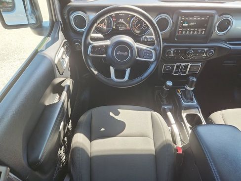 Used 2018 Jeep Wrangler Unlimited Sahara w/ Cold Weather Group AWD/4WD image 7