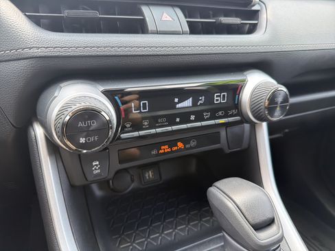 Certified 2025 Toyota RAV4 LE AWD/4WD image 8
