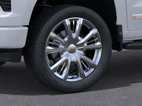 New 2026 Chevrolet Silverado 1500 High Country w/ High Country Premium Package AWD/4WD image 9
