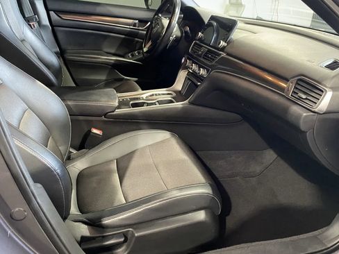 Used 2018 Honda Accord Sport image 6