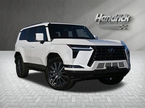 Used 2025 Lexus GX 550 w/ Accessory Package (2T) image 2