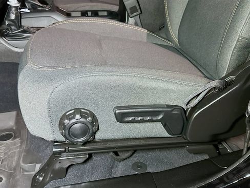 Certified 2024 Jeep Wrangler Unlimited w/ Convenience Group AWD/4WD image 16