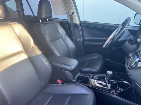 Used 2018 Toyota RAV4 Limited image 6