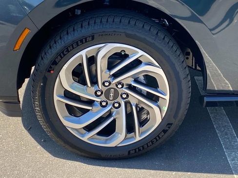 New 2026 Lincoln Navigator L Reserve AWD/4WD image 5