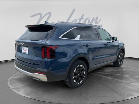 Used 2025 Kia Sorento S w/ Panoramic Sunroof Package FWD image 8