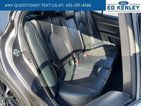 Used 2020 Toyota Camry XSE image 27