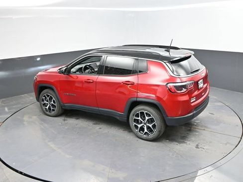 Used 2025 Jeep Compass Limited AWD/4WD image 43