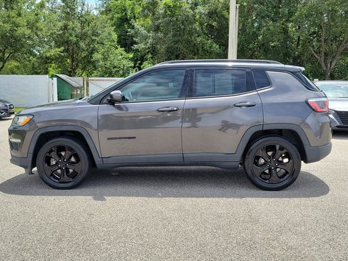 Used 2018 Jeep Compass Latitude FWD image 8