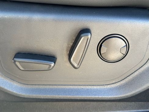 Used 2024 Ford Expedition Max XLT image 21