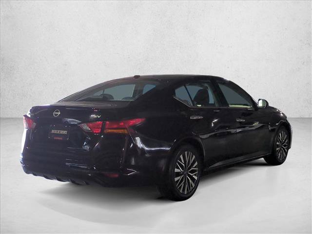 Used 2024 Nissan Altima 2.5 SV FWD image 5