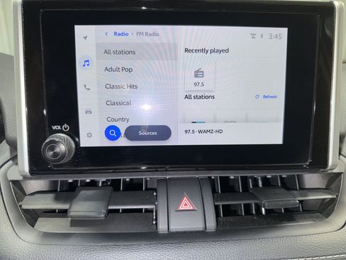 Used 2024 Toyota RAV4 XLE FWD image 21