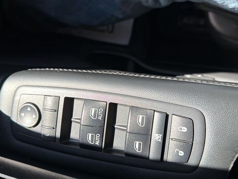 Used 2018 Jeep Grand Cherokee Limited image 14