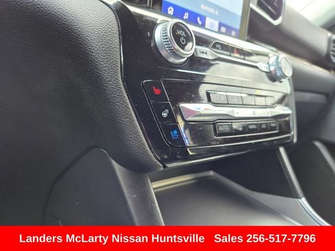 Used 2024 Ford Explorer Limited w/ Limited Technology Package RWD image 23