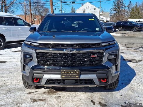 Used 2024 Chevrolet Traverse Z71 w/ Enhanced Driving Package image 3