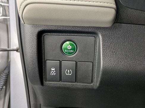 Certified 2021 Honda HR-V LX image 21